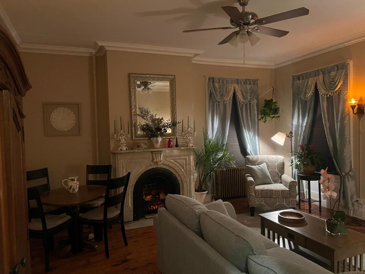 1 Bedroom Private Victorian Apt In Convenient City Location On 5 Acre, Sleeps 4 Poughkeepsie Exterior photo