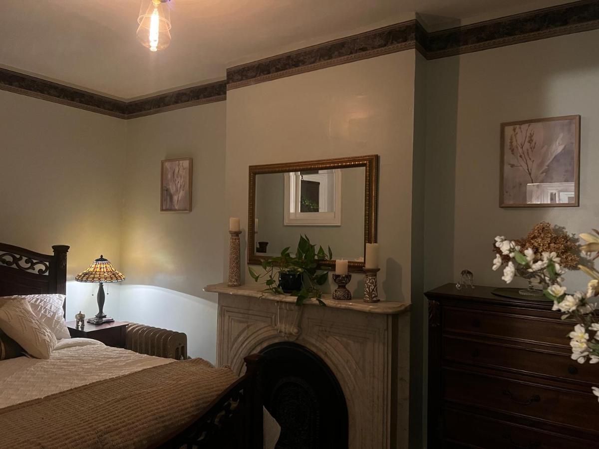 1 Bedroom Private Victorian Apt In Convenient City Location On 5 Acre, Sleeps 4 Poughkeepsie Exterior photo
